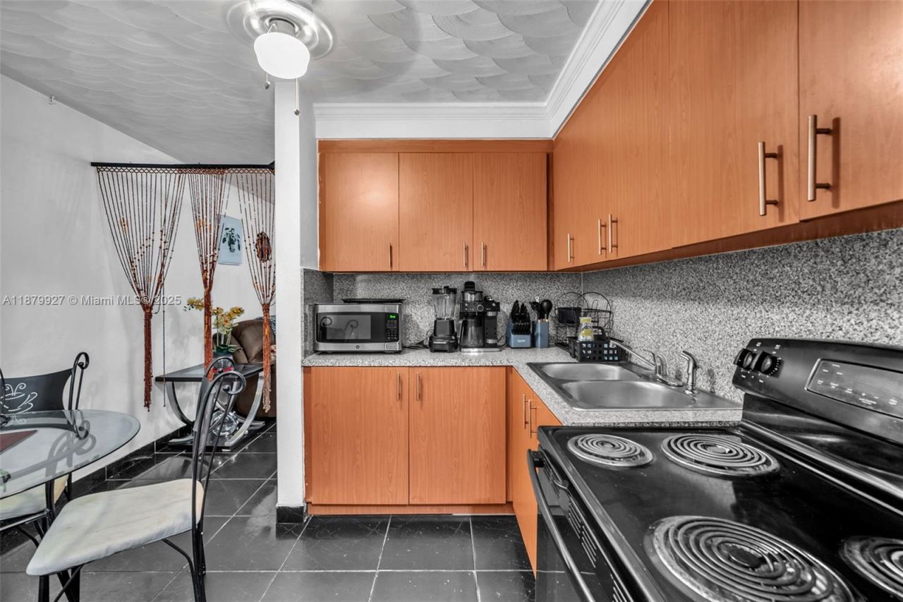 460 NE 132nd St, North Miami, FL 33161 Photo