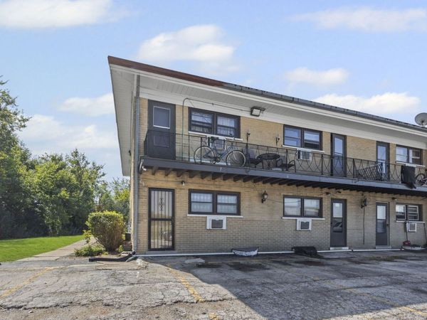 44 King Arthur Court, Unit 7, Northlake, IL 60164