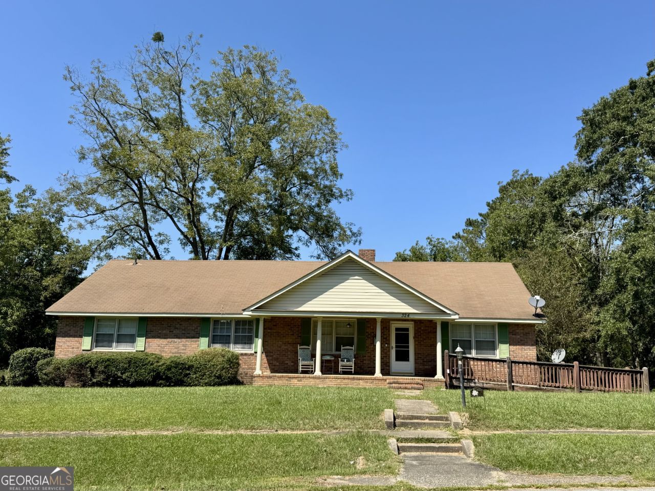 324 N Rhodes Street, Union Point, GA 30669 Main Photo