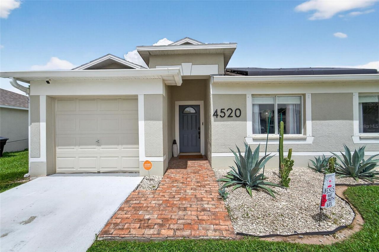 4520 Reynolds Creek Avenue, Plant City, FL 33563 Main Photo