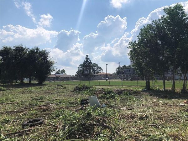 4951 MARQUE Drive, New Orleans, LA 70127