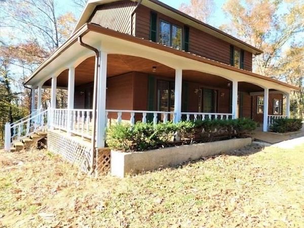 819 Greenfield Dr, Livingston, TN 38570