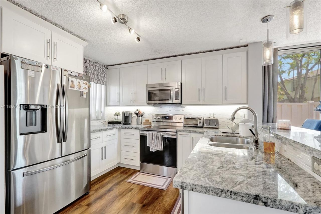 9900 NW 2nd Ct, Plantation, FL 33324 Photo