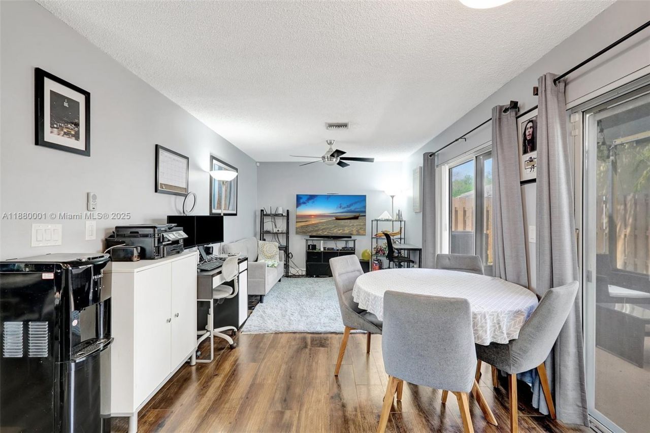 9900 NW 2nd Ct, Plantation, FL 33324 Photo