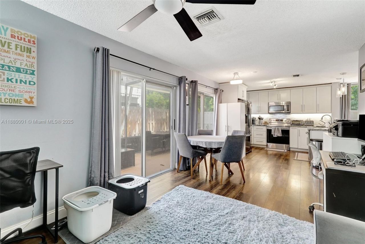 9900 NW 2nd Ct, Plantation, FL 33324 Photo