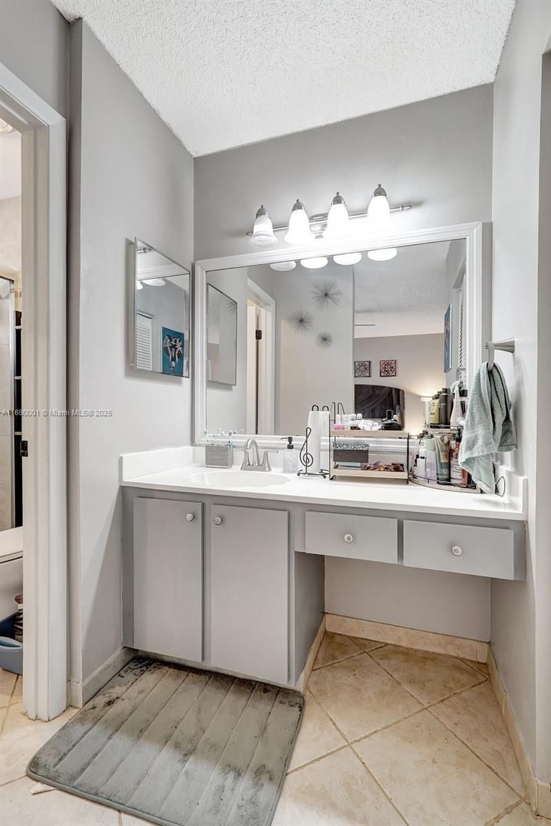 9900 NW 2nd Ct, Plantation, FL 33324 Photo