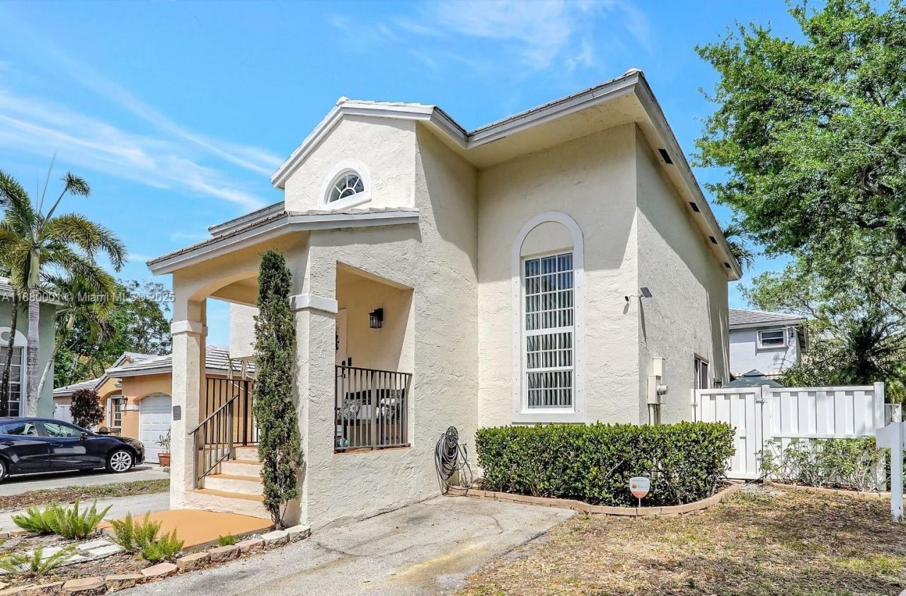 9900 NW 2nd Ct, Plantation, FL 33324 Photo