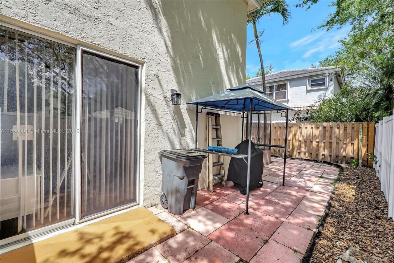 9900 NW 2nd Ct, Plantation, FL 33324 Photo