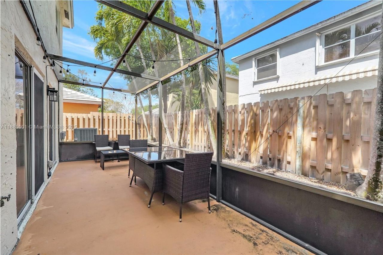 9900 NW 2nd Ct, Plantation, FL 33324 Photo