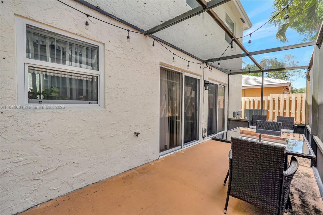 9900 NW 2nd Ct, Plantation, FL 33324 Photo