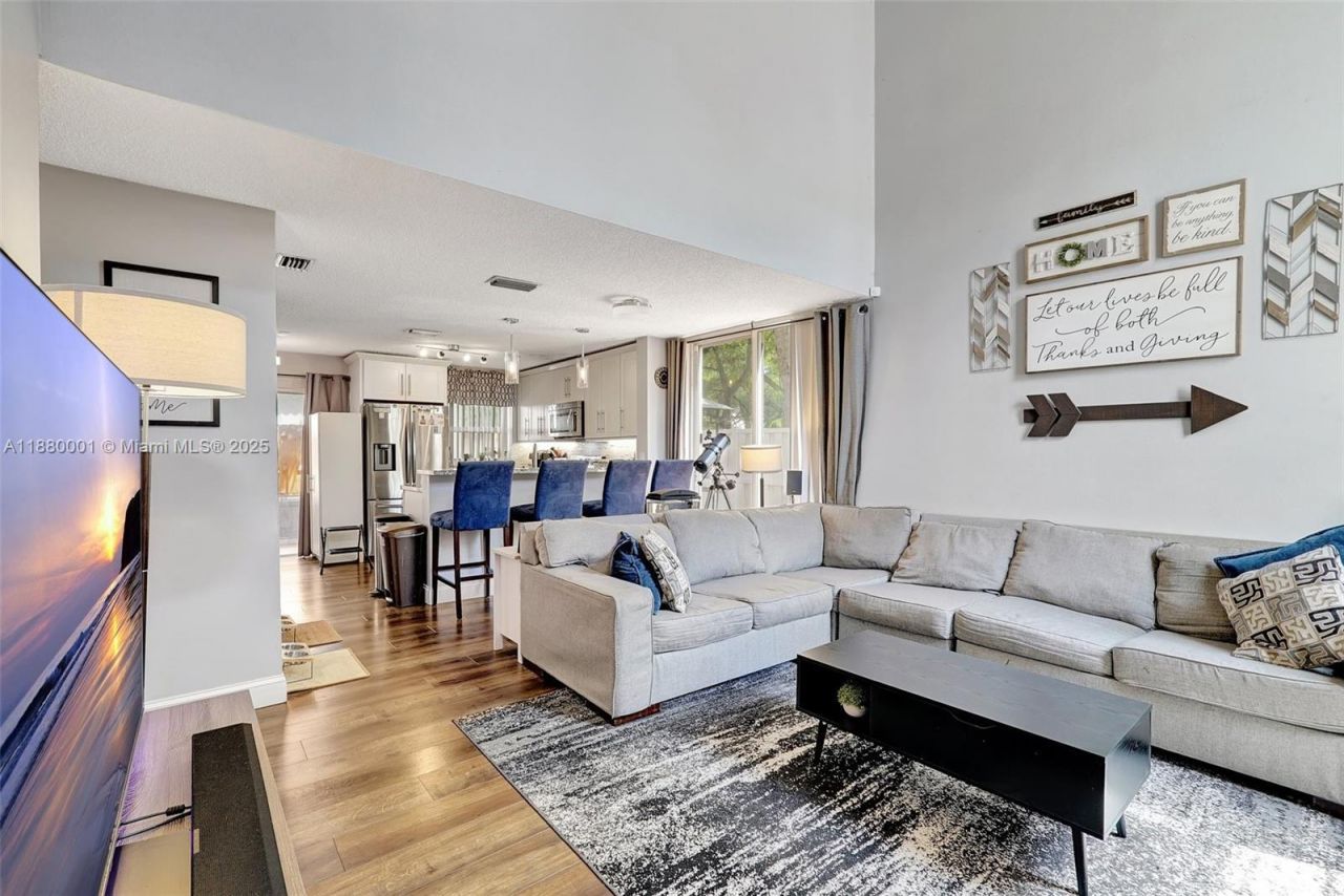 9900 NW 2nd Ct, Plantation, FL 33324 Photo