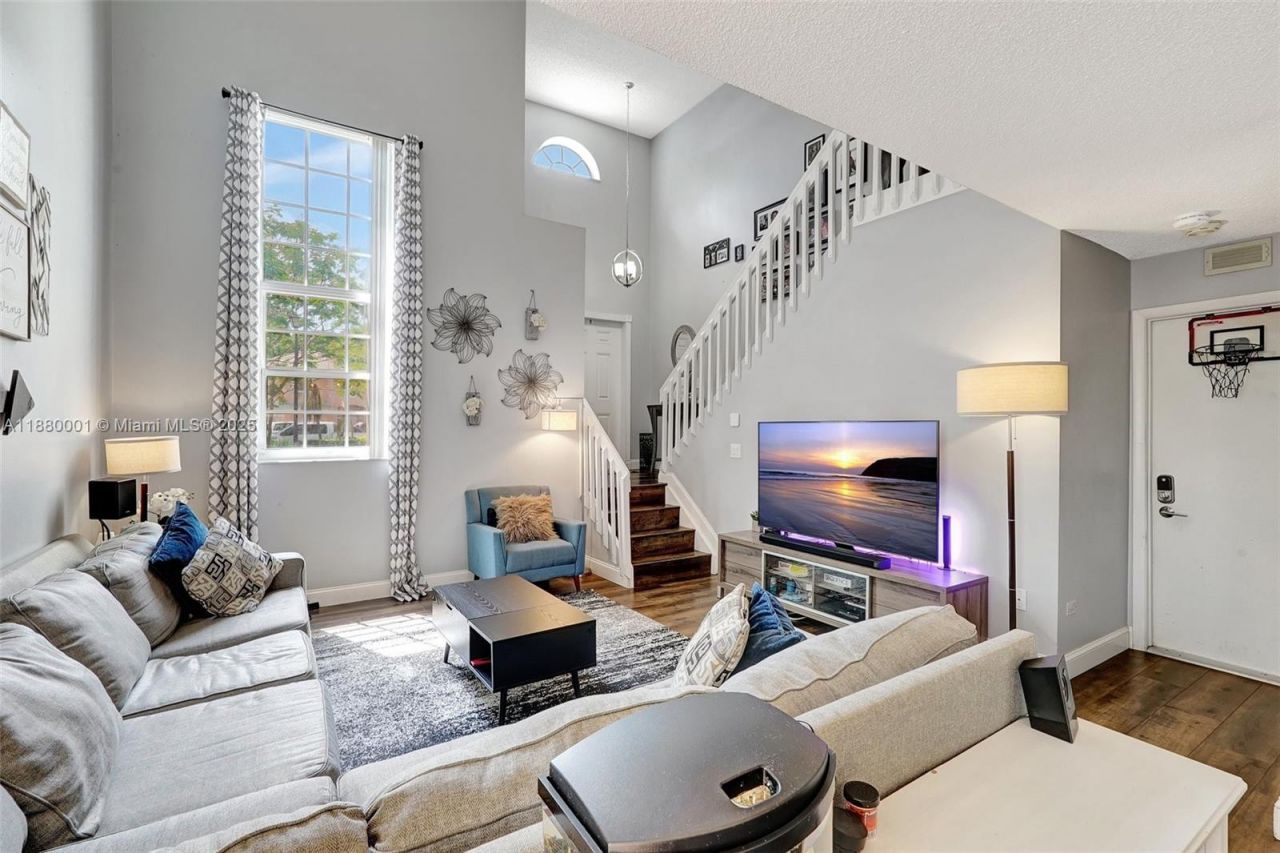 9900 NW 2nd Ct, Plantation, FL 33324 Photo