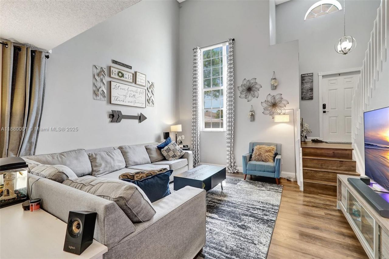 9900 NW 2nd Ct, Plantation, FL 33324 Photo