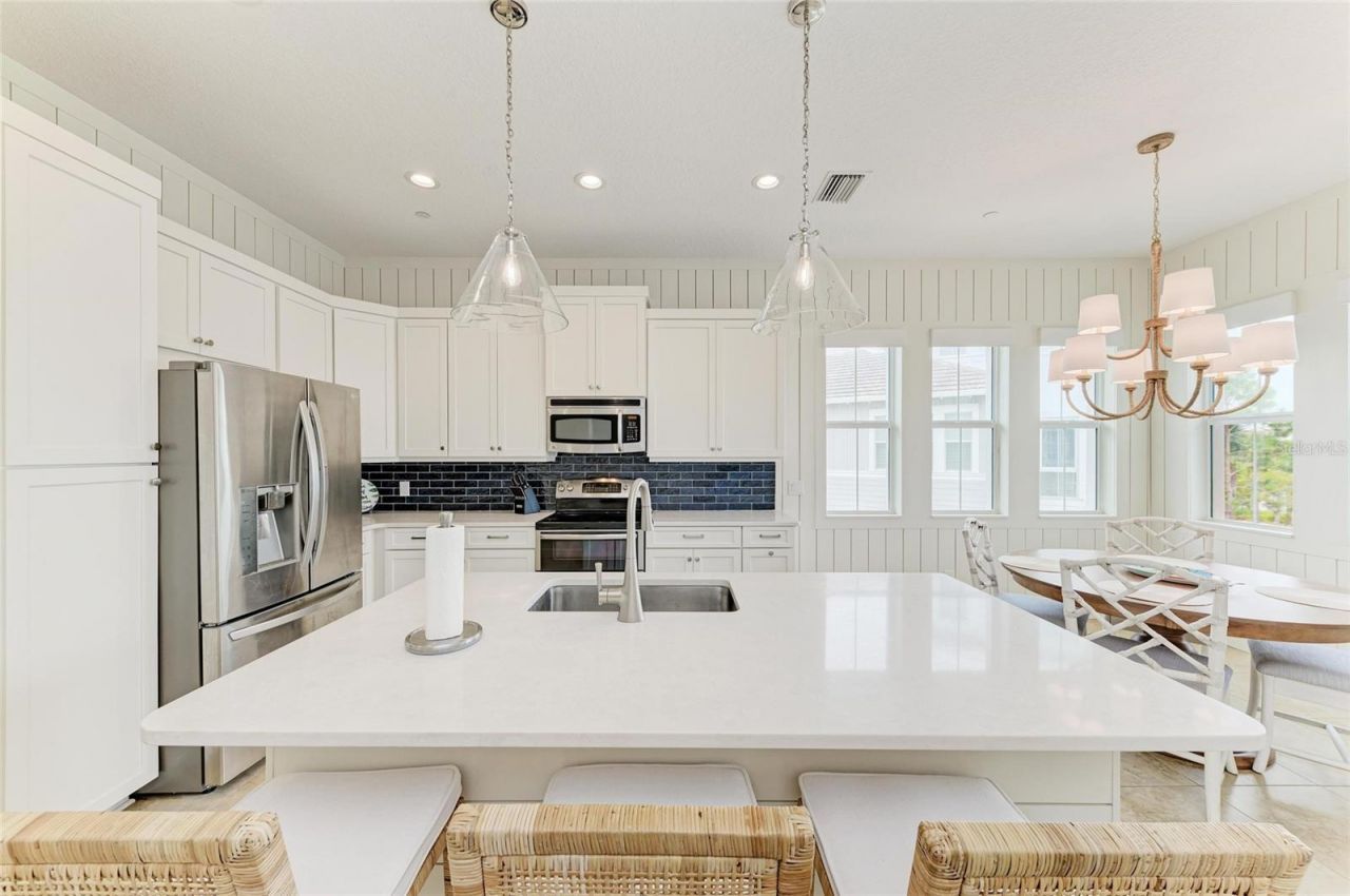 258 Sapphire Lake Drive, Unit 202, Bradenton, FL 34209 Photo