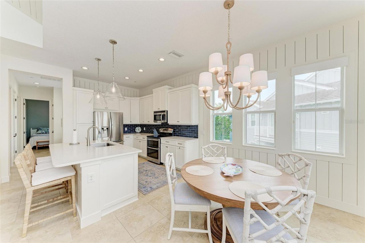 258 Sapphire Lake Drive, Unit 202, Bradenton, FL 34209 Photo