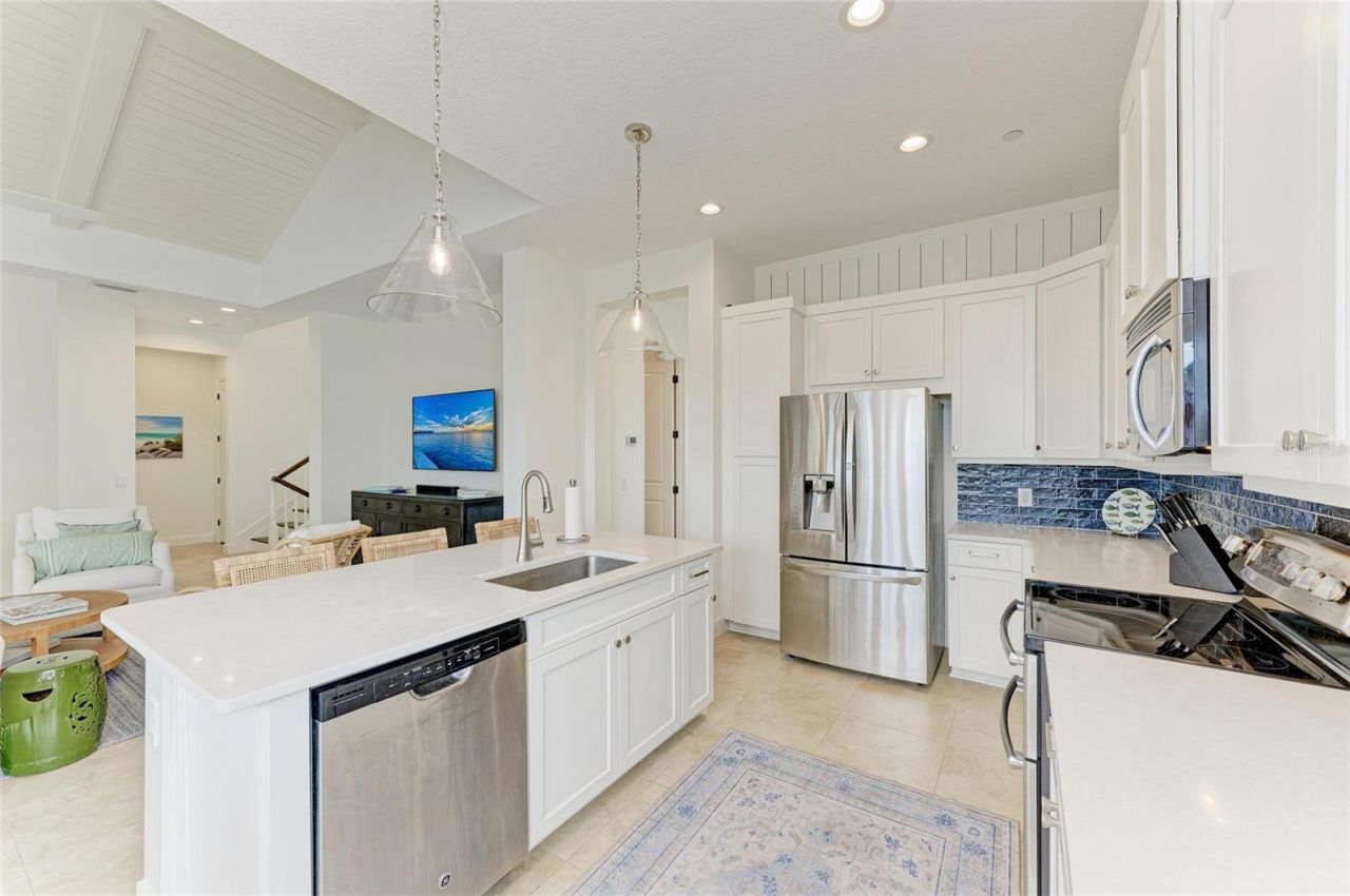 258 Sapphire Lake Drive, Unit 202, Bradenton, FL 34209 Photo