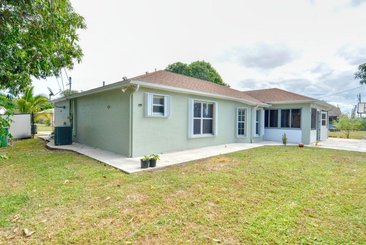 220 W Arbor Avenue, Port Saint Lucie, FL 34952 Photo