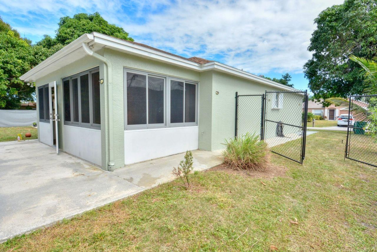 220 W Arbor Avenue, Port Saint Lucie, FL 34952 Photo