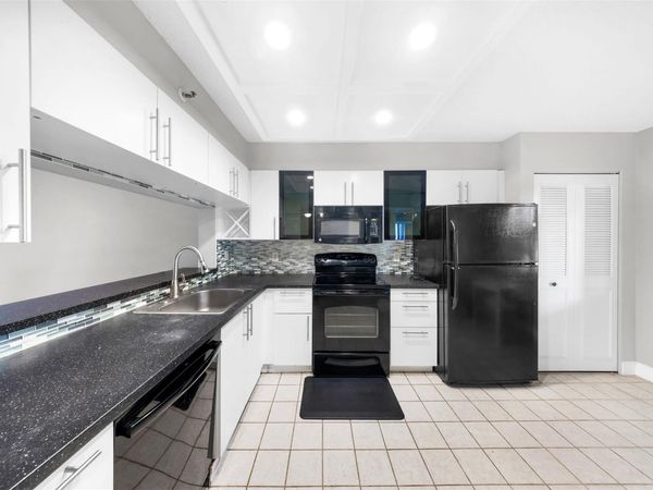 2202 S Cypress Bend Dr, Unit 207, Pompano Beach, FL 33069