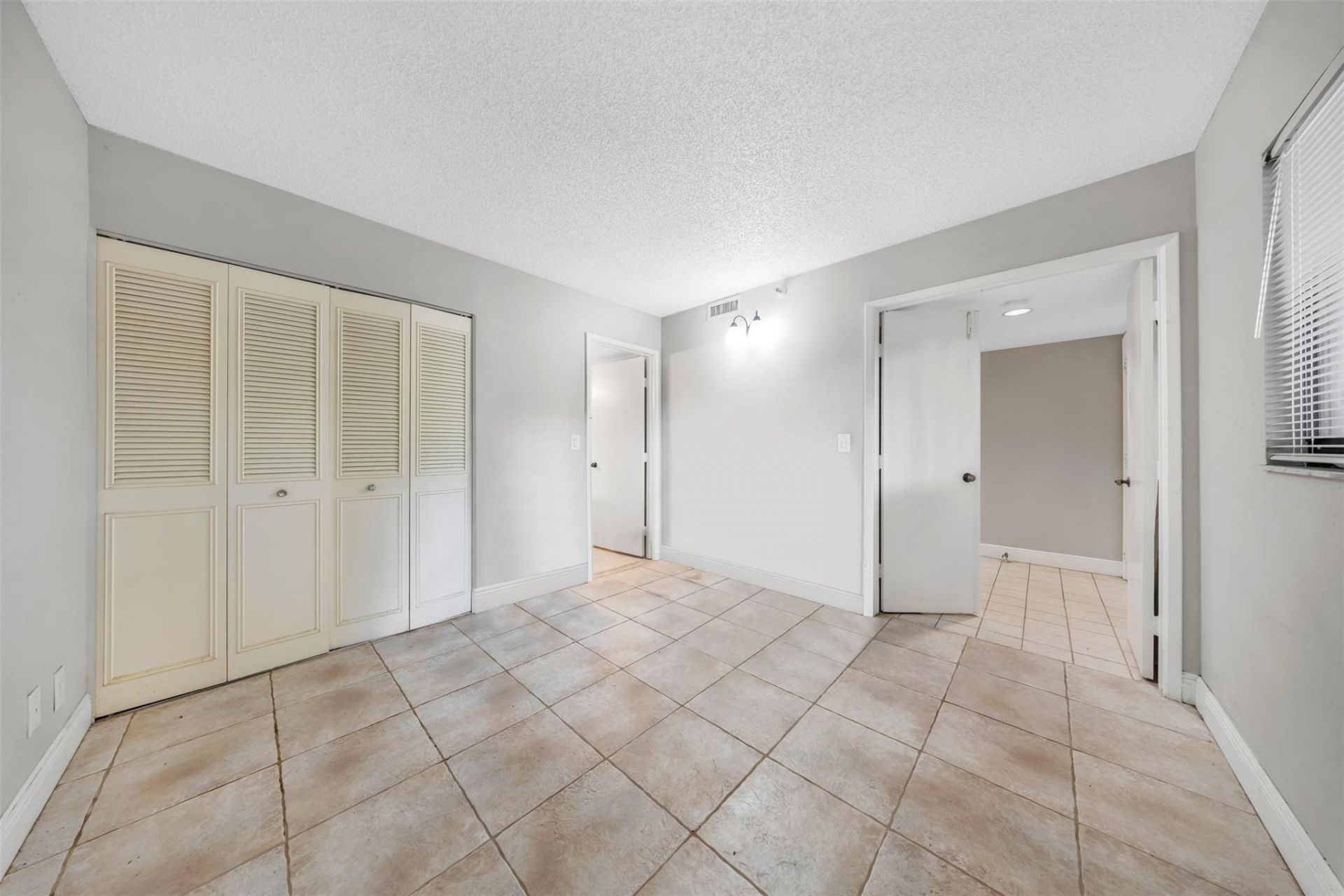 2202 S Cypress Bend Drive, Unit 207, Pompano Beach, FL 33069 Photo