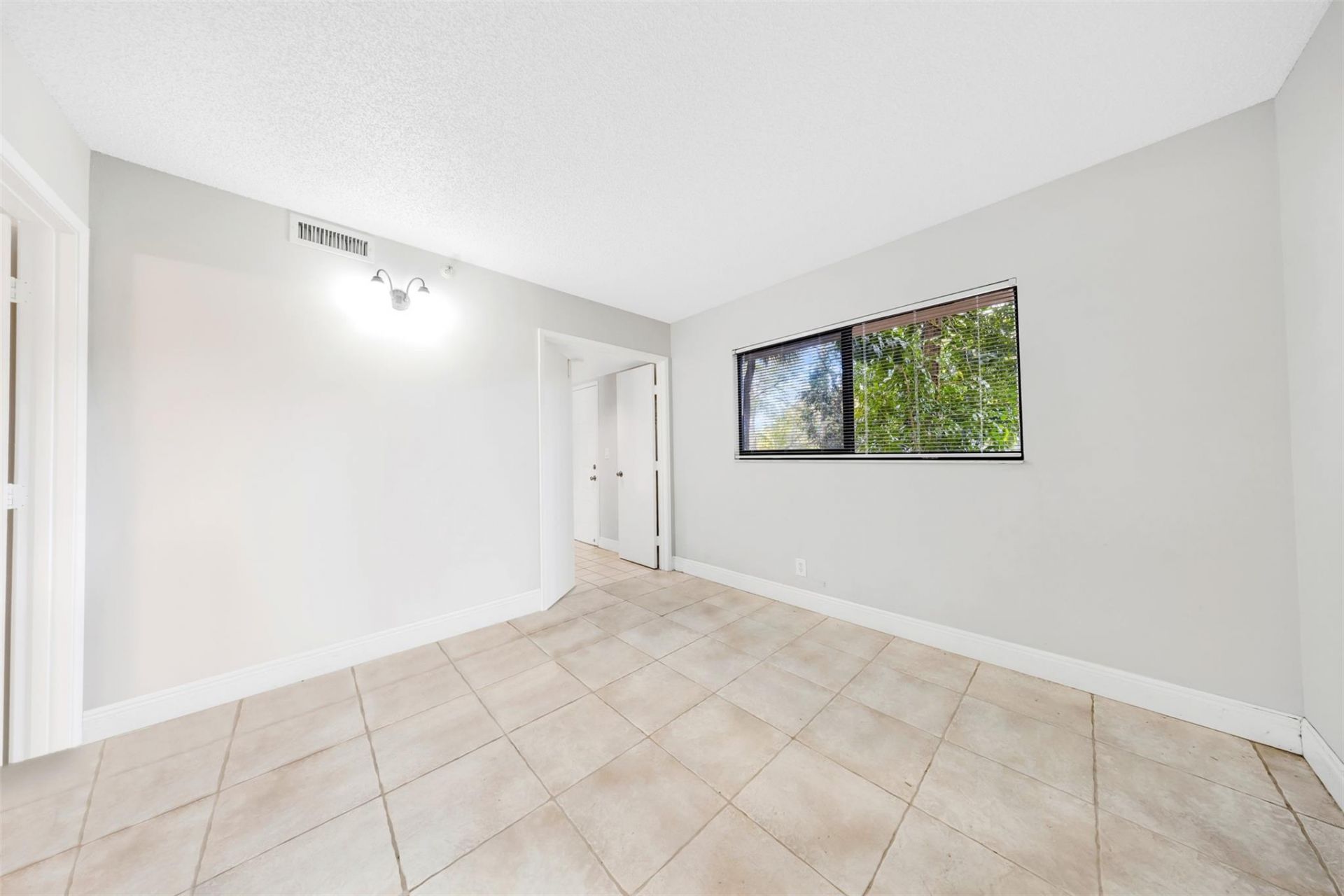 2202 S Cypress Bend Drive, Unit 207, Pompano Beach, FL 33069 Photo