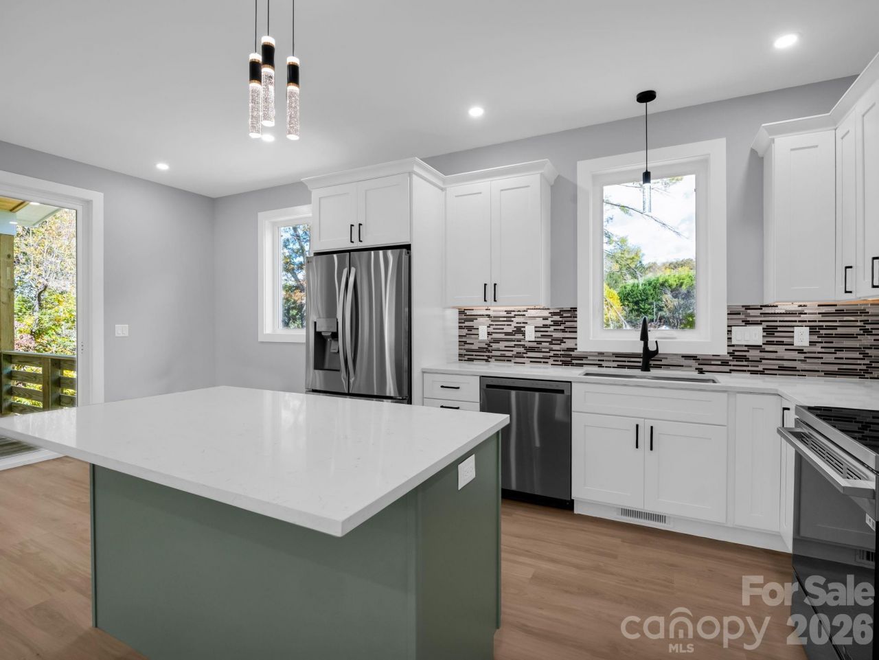 3 Pinnacle View Road, Asheville, NC 28803 Main Photo