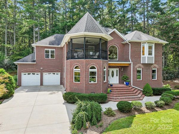 15 Madelyn Lane, Fairview, NC 28730