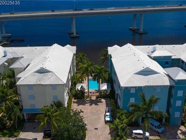 275 NW Flagler Avenue, Unit 205, Stuart, FL 34994