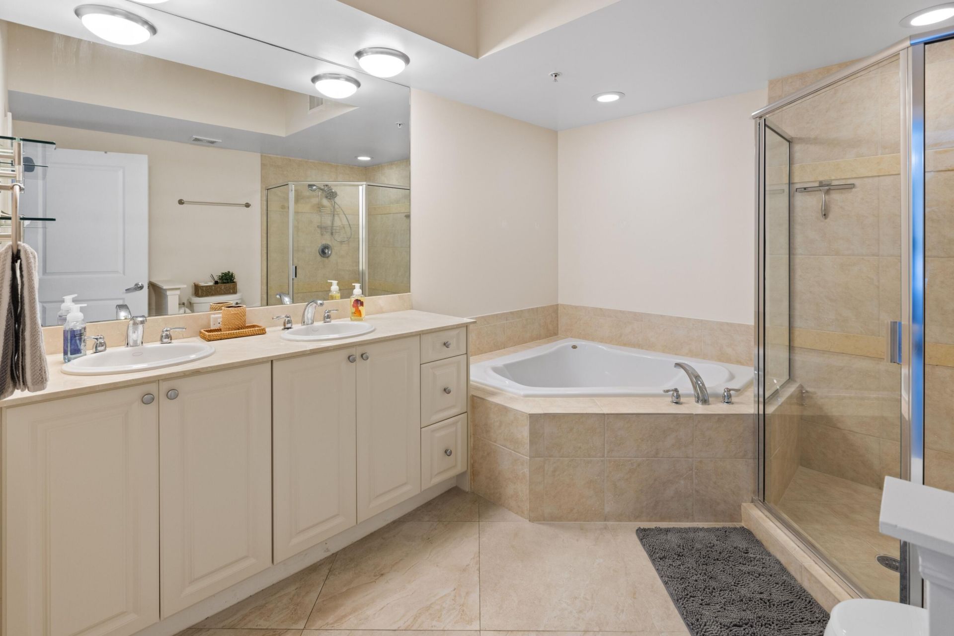 275 NW Flagler Avenue, Unit 205, Stuart, FL 34994 Photo