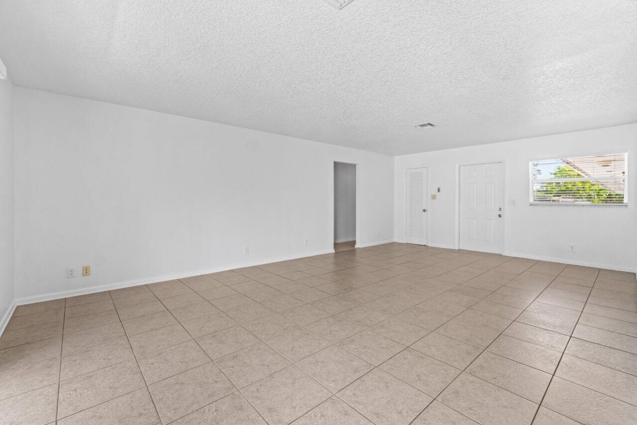 751 Hummingbird Way, Unit 7, North Palm Beach, FL 33408 Photo