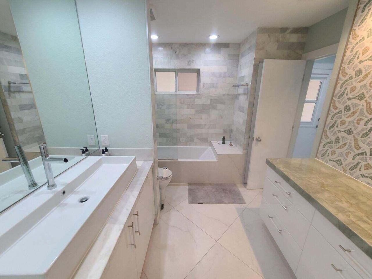 3851 N Ocean Boulevard, Unit 409, Gulf Stream, FL 33483 Photo