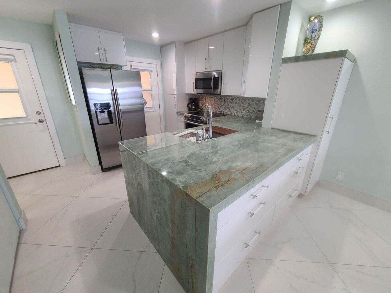 3851 N Ocean Boulevard, Unit 409, Gulf Stream, FL 33483 Photo
