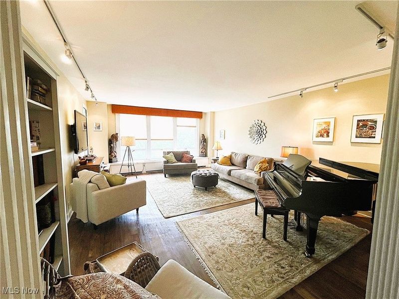 1 Bratenahl Place, Unit 711, Bratenahl, OH 44108 Photo 4