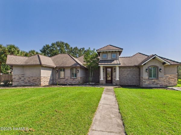1008 Kern Drive, Breaux Bridge, LA 70517