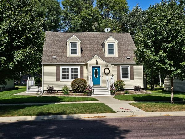 203 3rd Avenue E, Lamberton, MN 56152