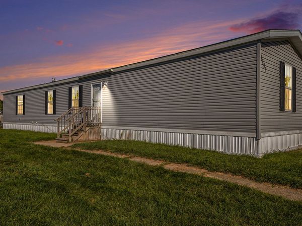 1391 Shadowridge Drive, Wayland, MI 49348