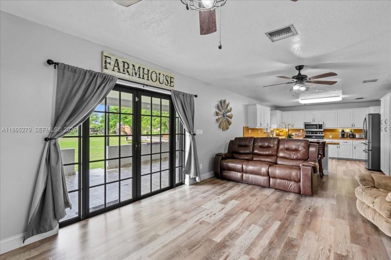 19926 SW 326th St, Homestead, FL 33030 Photo