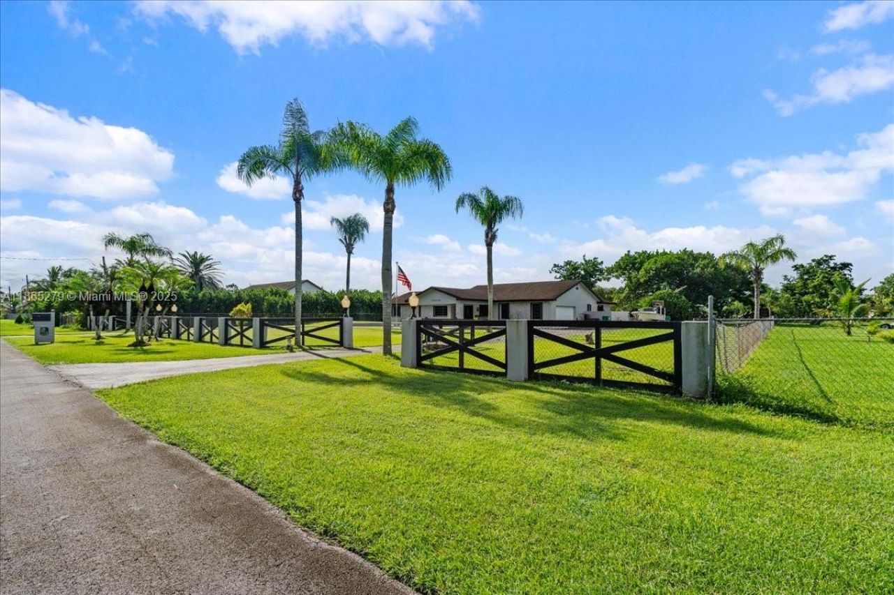 19926 SW 326th St, Homestead, FL 33030 Photo