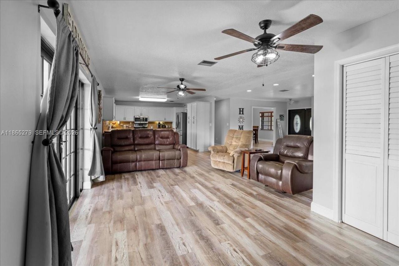 19926 SW 326th St, Homestead, FL 33030 Photo