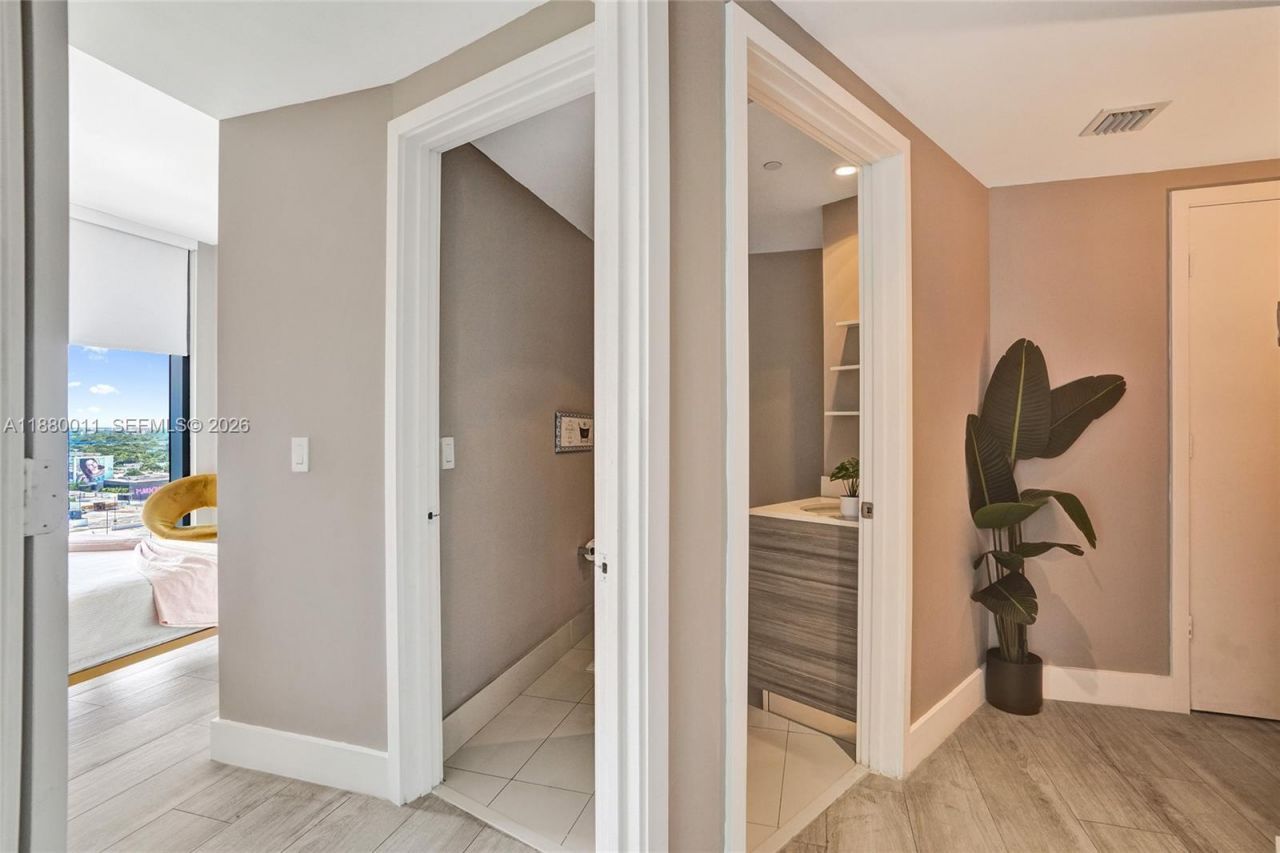 121 NE 34th St, Unit 1601, Miami, FL 33137 Photo