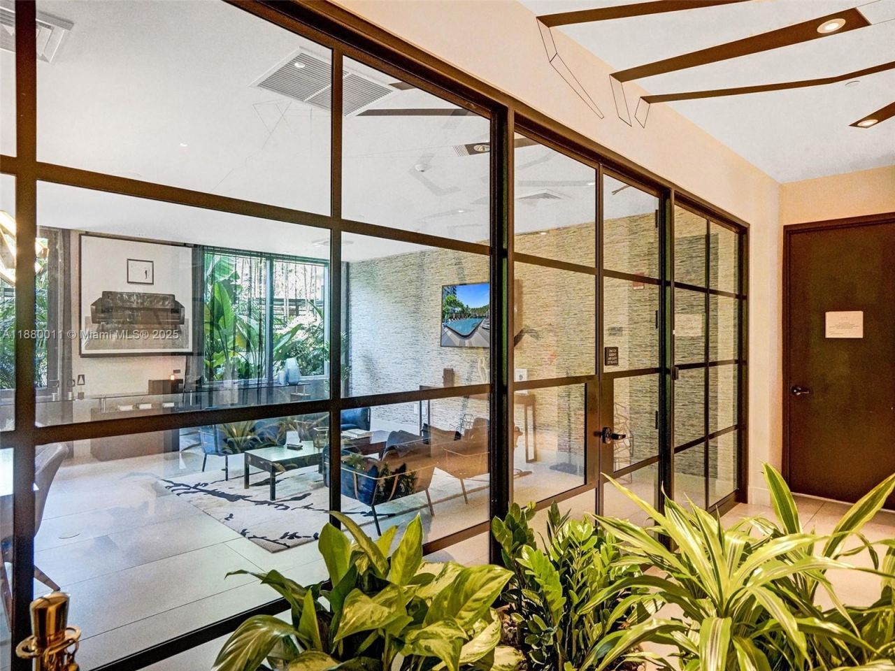 121 NE 34th St, Unit 1601, Miami, FL 33137 Photo