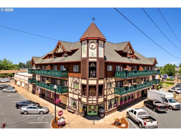 190 E CHARLES ST, Mt. Angel, OR 97362