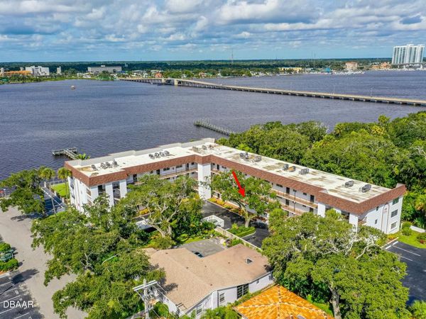 118 S Halifax Avenue, Daytona Beach, FL 32118