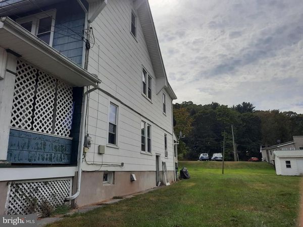 52 E LINE STREET, TREMONT, PA 17981