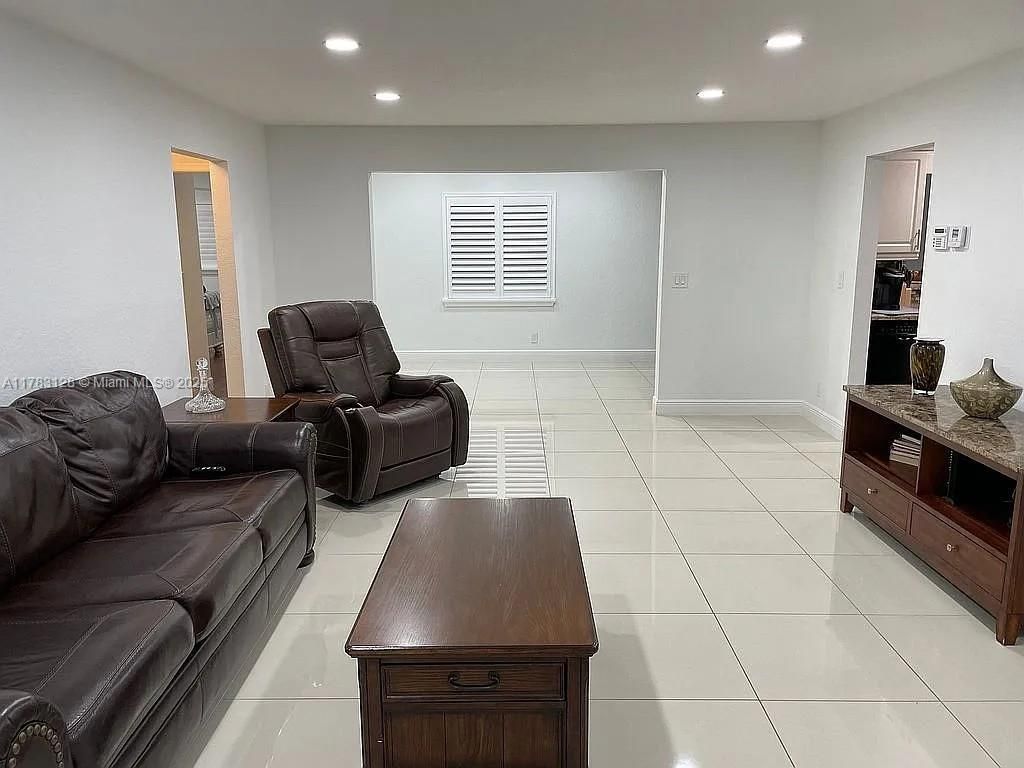 1411 NW 90th Dr, Plantation, FL 33322 Photo