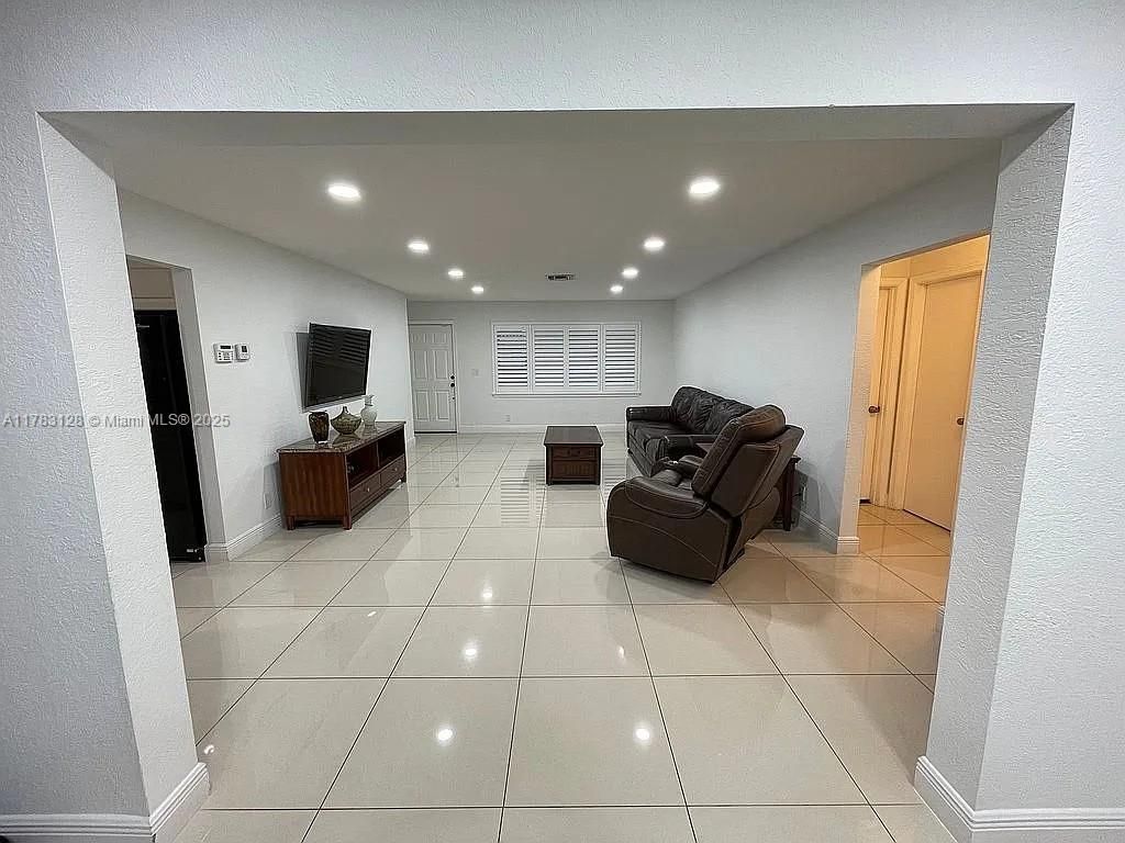 1411 NW 90th Dr, Plantation, FL 33322 Photo