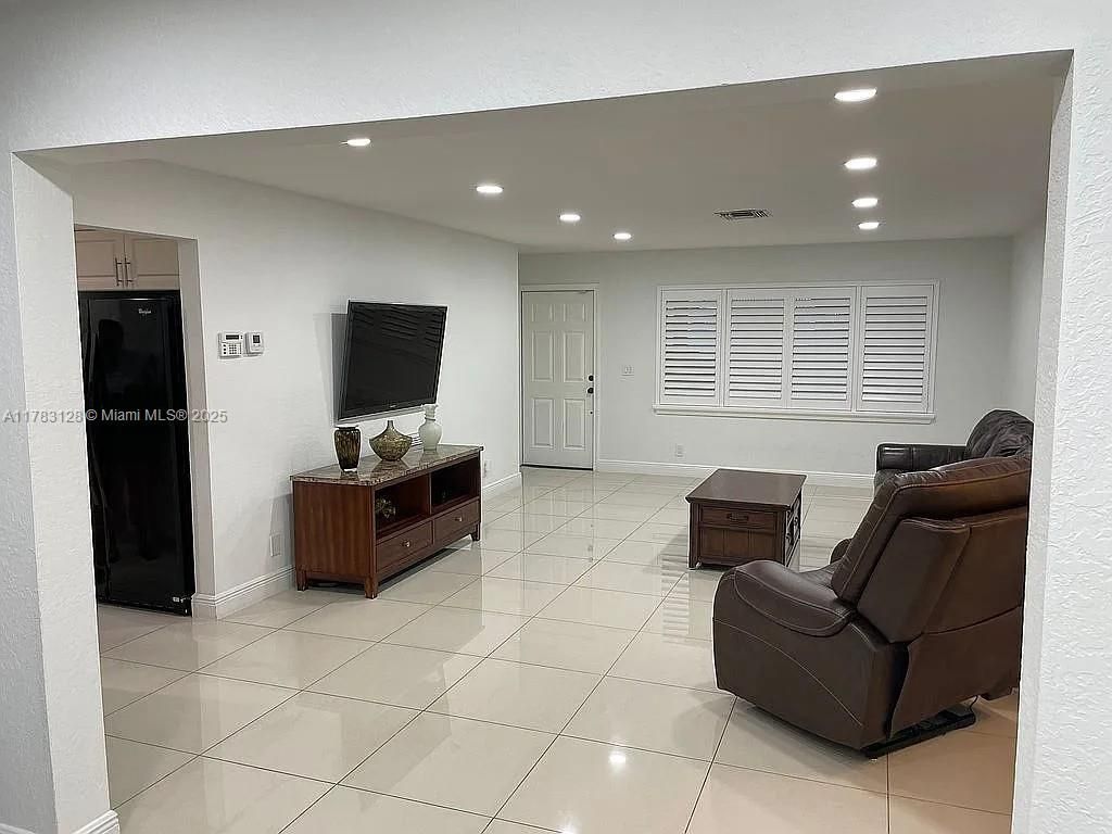 1411 NW 90th Dr, Plantation, FL 33322 Photo