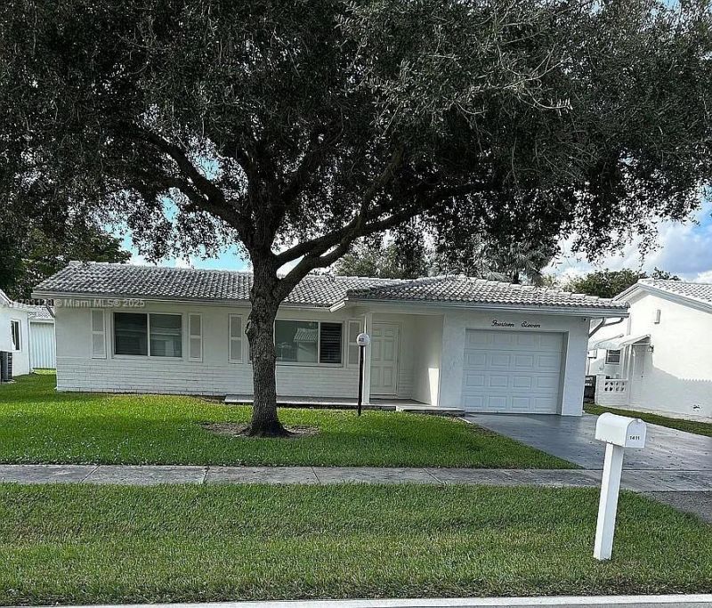 1411 NW 90th Dr, Plantation, FL 33322 Photo
