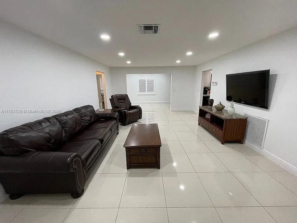 1411 NW 90th Dr, Plantation, FL 33322 Photo