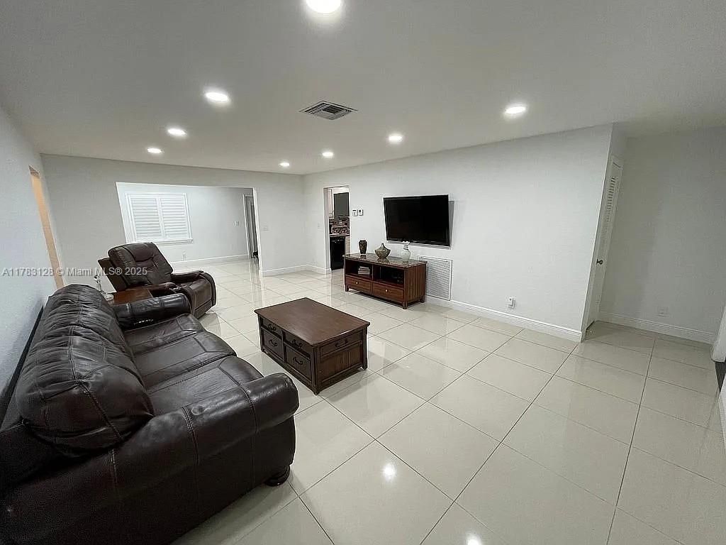 1411 NW 90th Dr, Plantation, FL 33322 Photo